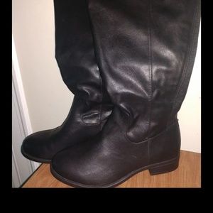 TORRID KNEE HIGH BOOTS